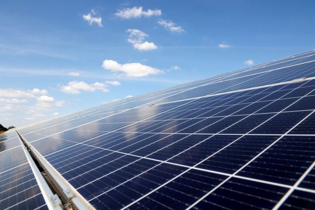 米国は、東南アジアの太陽光発電に最大3,521％の関税を課しています