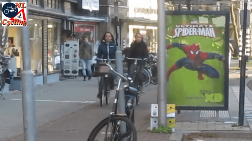 ドイッチュラントの自転車乗りとヤンキー自転車ヤロー。うーん、日本の自転車ジジイも加えてやってくれんか？
