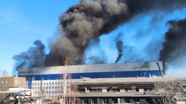 ロシアの造船工場で大規模な火災が発生します