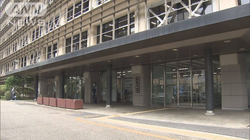 埼玉・熊谷市 貴金属買取店で強盗 2人組がバールで店長襲う 1人が逃走中 - テレ朝news