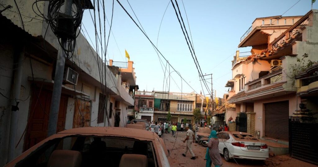インドはパキスタンが休戦を破ったと非難している - スリナガルで聞いた爆発