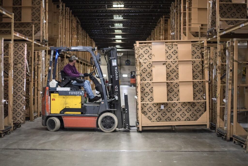 米ＩＳＭ非製造業景況指数、４月は加速－関税でコスト大幅高 - Bloomberg