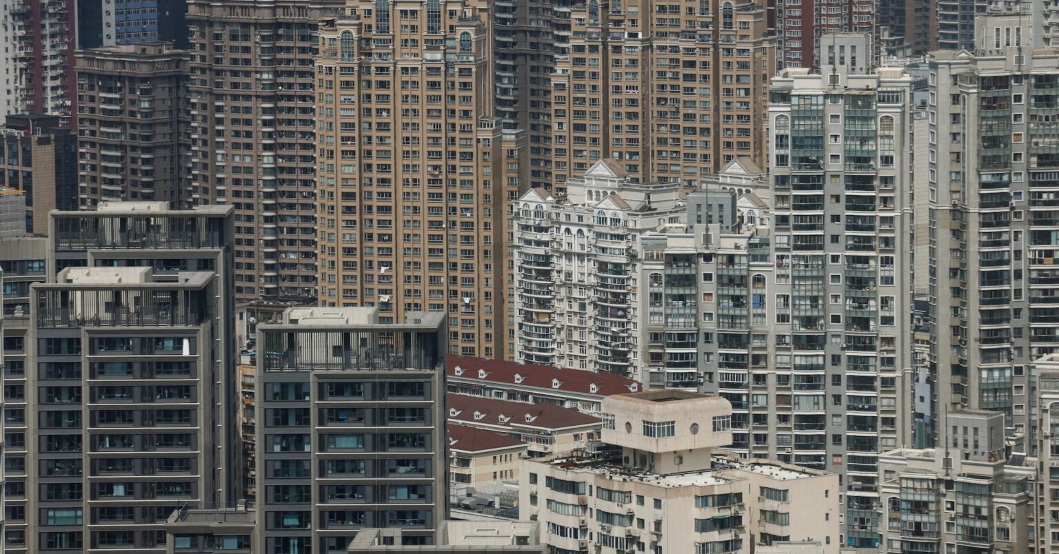 中国中古住宅価格、4月は前月比0.7％下落　売り出し物件が増加 | ロイター