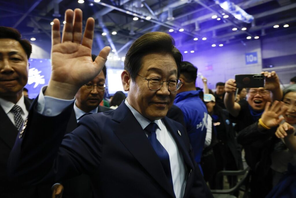 韓国最高裁、野党大統領候補の無罪判決を破棄－首相と財政相辞任 - Bloomberg