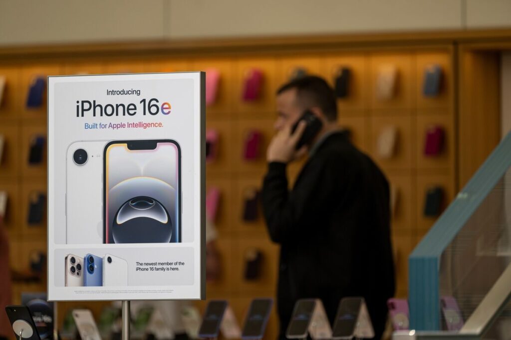 アップル、TSMC米工場からの半導体調達を強化-供給網再編進める – Bloomberg アップル、TSMC米工場からの半導体調達を強化-供給網再編進める - Bloomberg