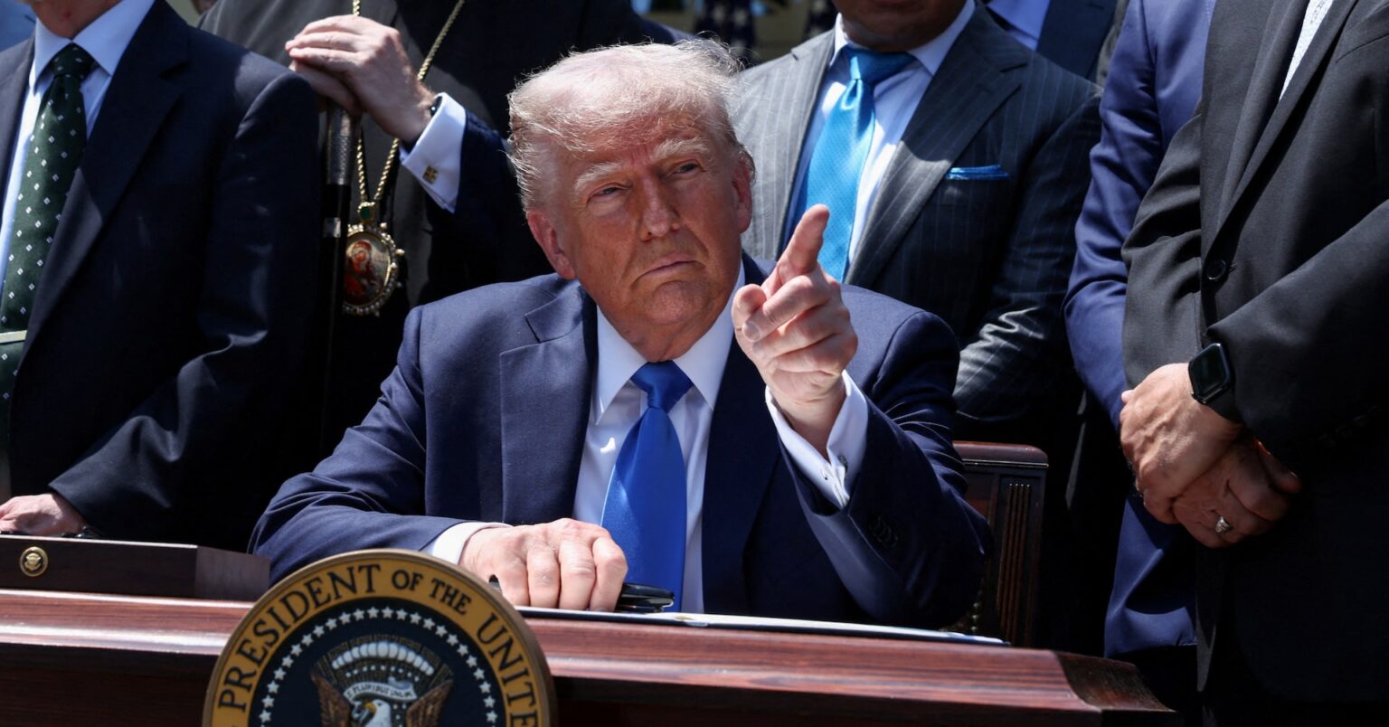 トランプ氏、2日に予算教書公表　環境・対外援助などで削減要求か | ロイター