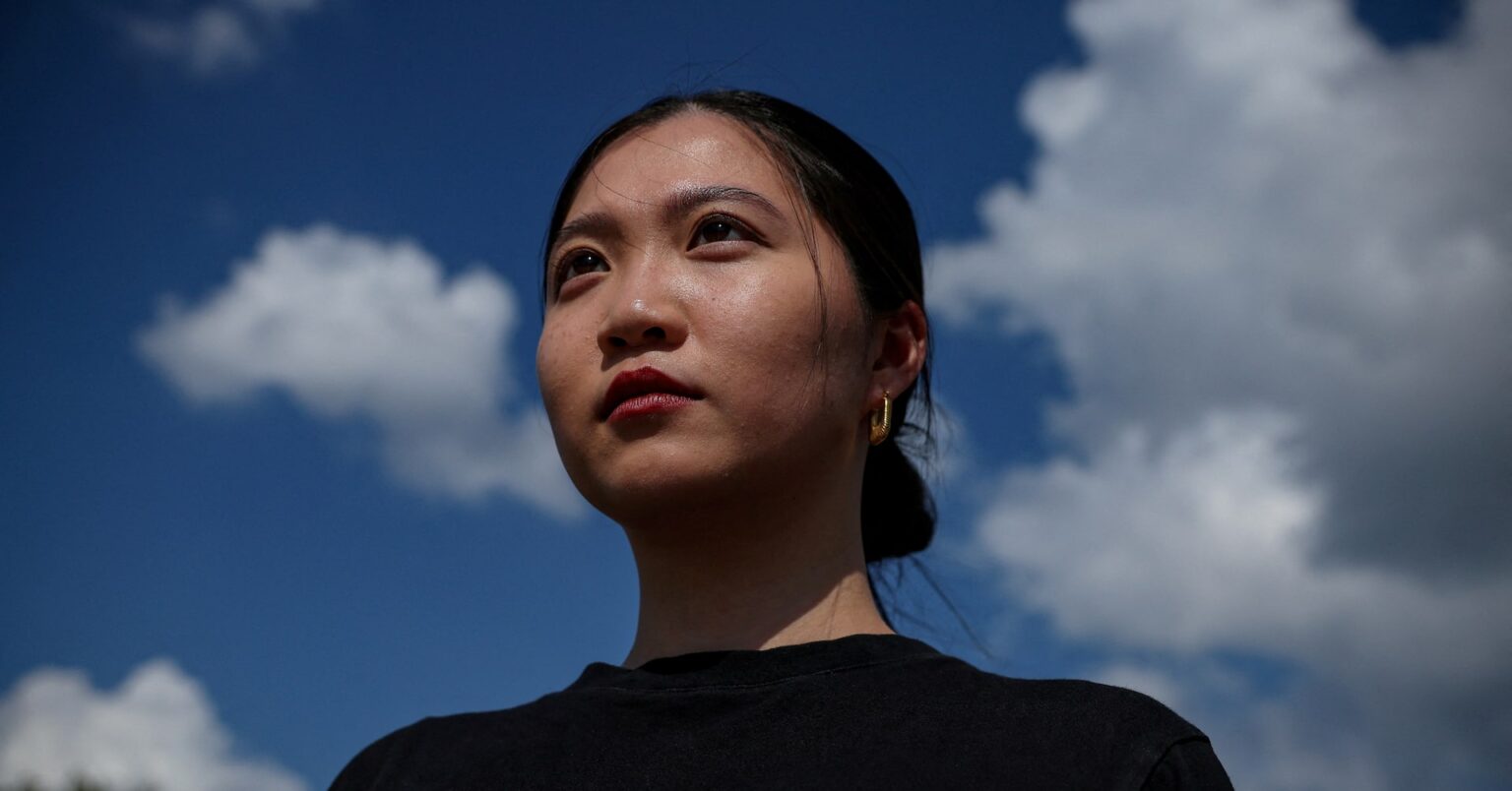 香港警察、手配中の民主活動家の家族を逮捕 | ロイター 香港警察、手配中の民主活動家の家族を逮捕 | ロイター