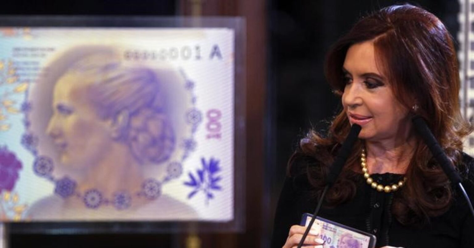 アルゼンチンが1万ペソ紙幣発行、3桁インフレで価値わずか10ドル | ロイター