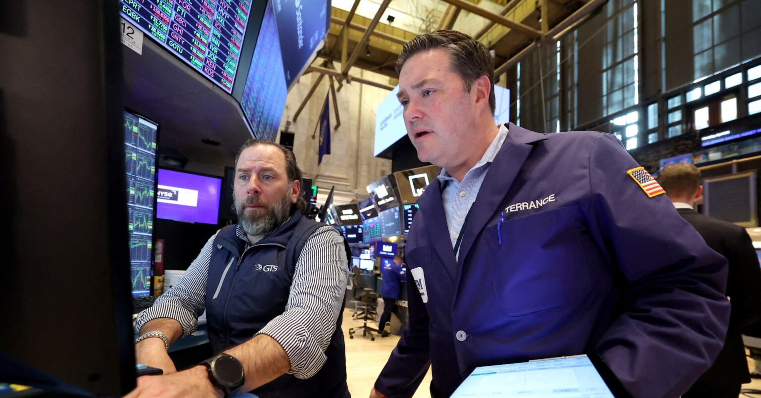 米国株式市場＝ダウ・Ｓ＆Ｐ上昇、終盤に買い　ＧＤＰが重し | ロイター