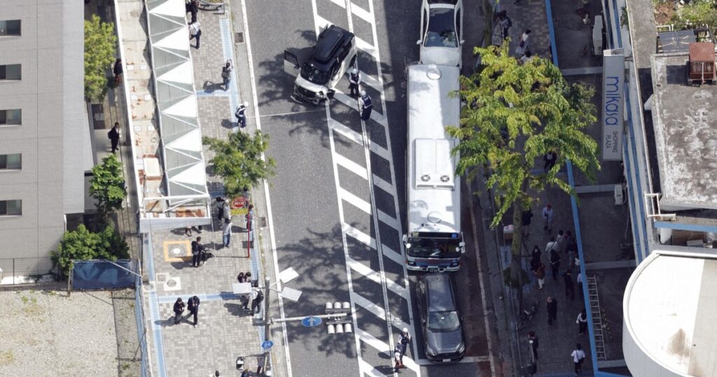 横須賀の多重事故 酒気帯び運転容疑で男性逮捕 同乗者は逃走 - 毎日新聞