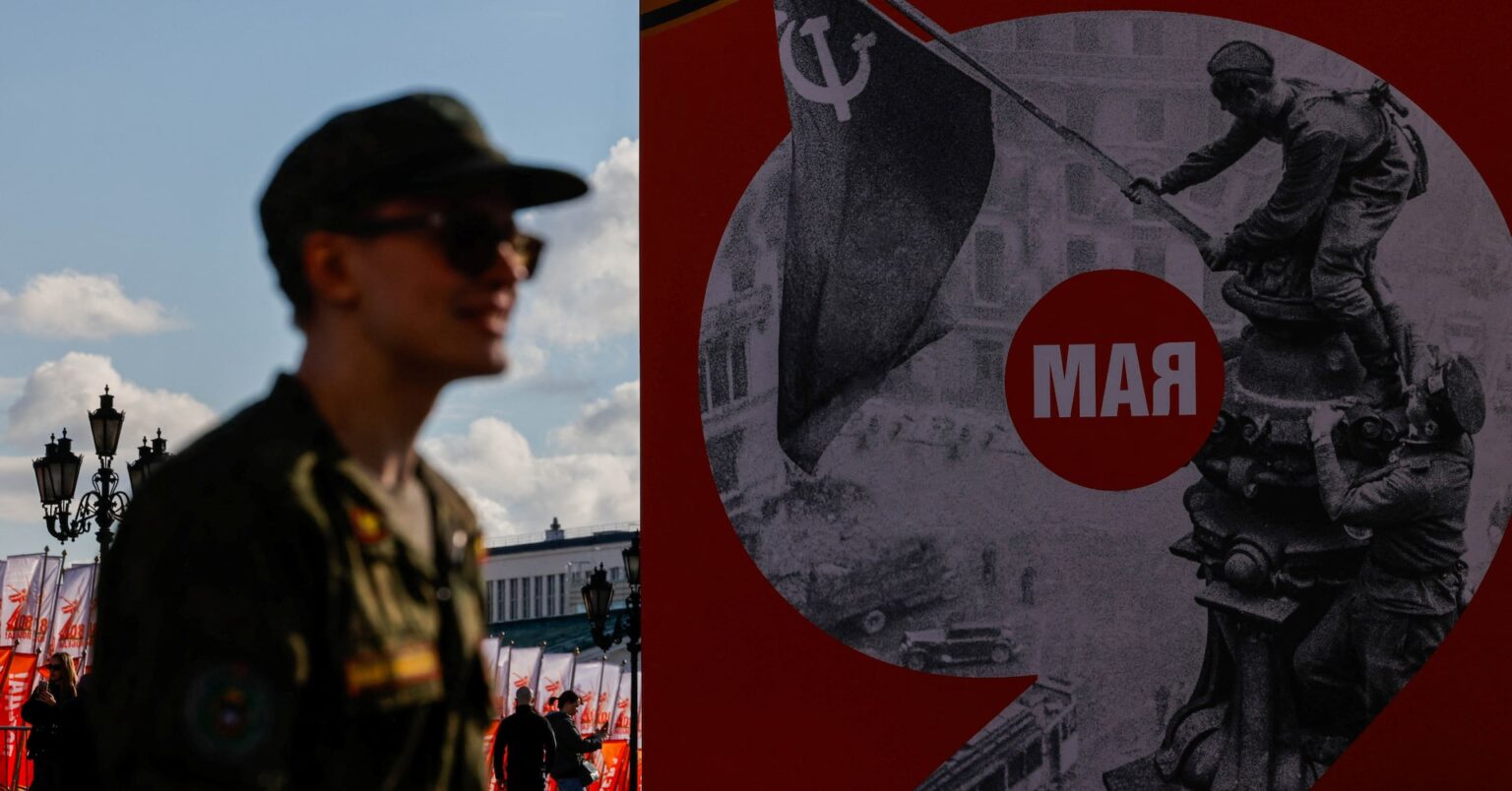 モスクワ全空港が一時閉鎖、ウクライナの攻撃で　戦勝式典目前に | ロイター