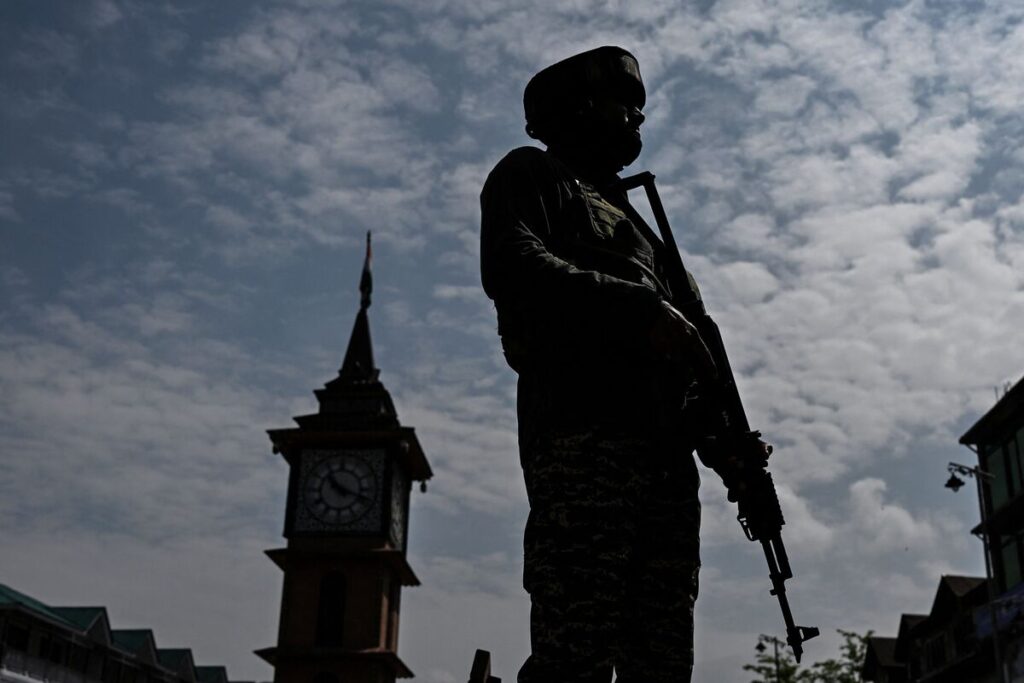 パキスタン、報復の権利有すると表明－国境付近でインド機と空中戦 - Bloomberg