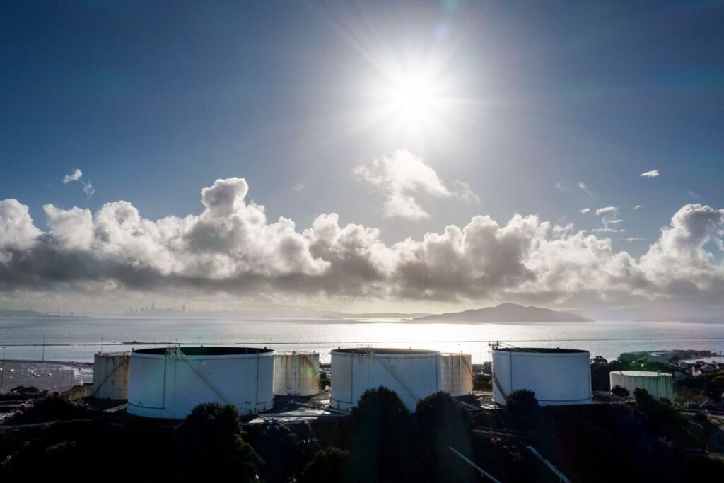 中国が米国産原油の輸入停止、貿易摩擦激化で－シェール業界に打撃 - Bloomberg