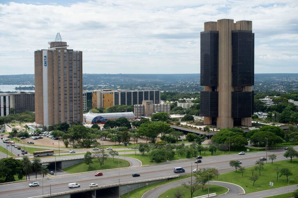 ブラジル中銀0.5ポイント利上げ､06年以来の高水準－次回は慎重対応へ - Bloomberg