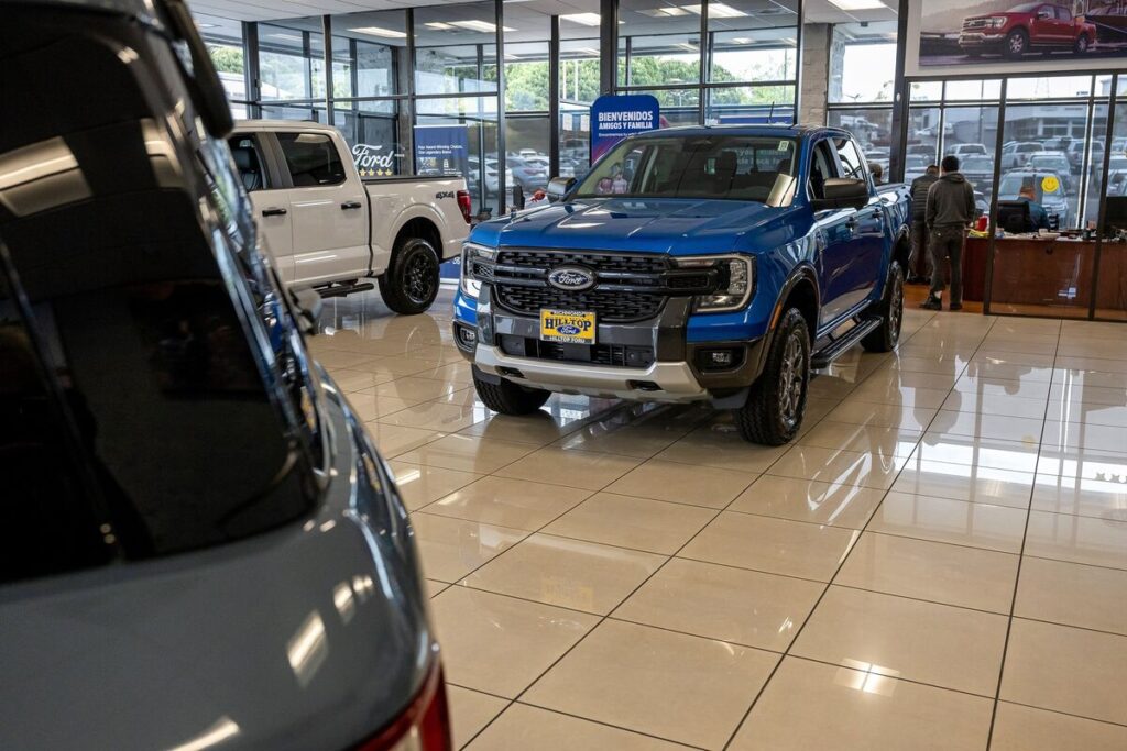 フォード、メキシコで製造の車種を最大2000ドル値上げ－関税も影響 - Bloomberg