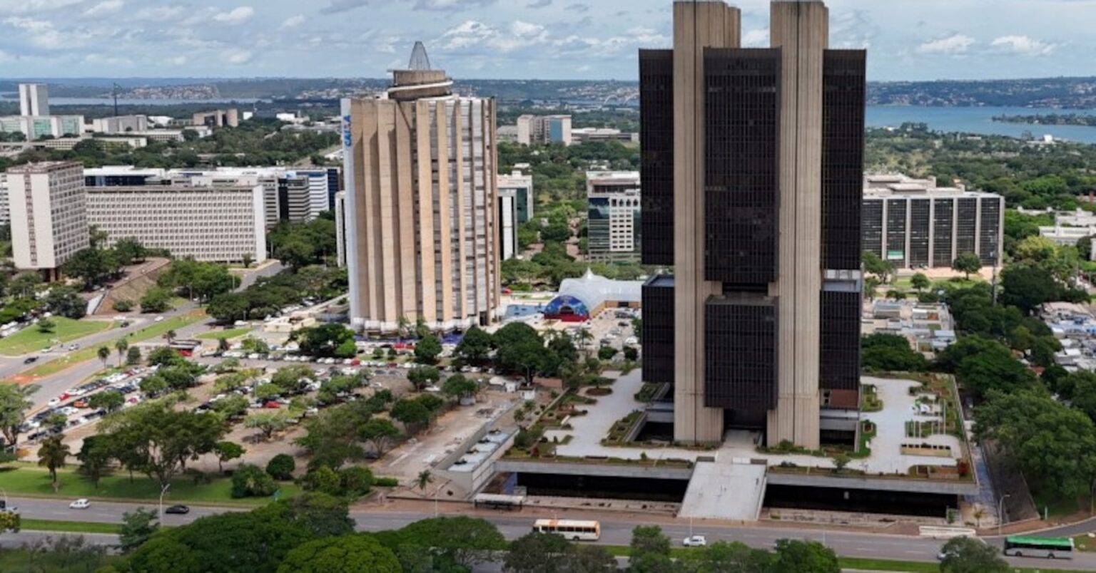 ブラジル中銀が0.5％利上げ、19年ぶり水準の14.75％　見通し示さず | ロイター