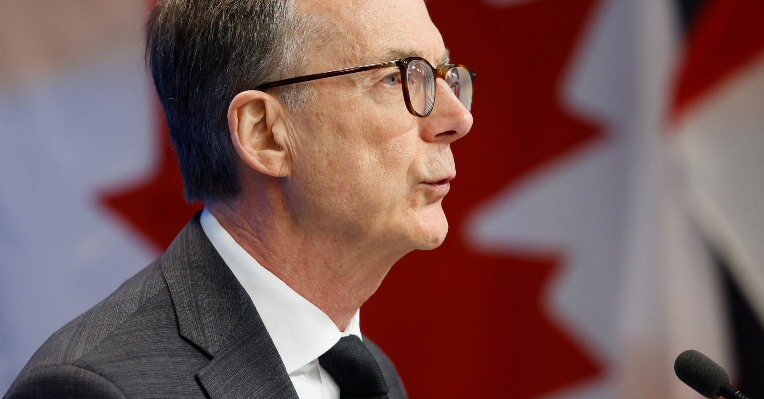 貿易戦争の長期化、カナダ経済と金融安定性への脅威＝中銀報告書 | ロイター