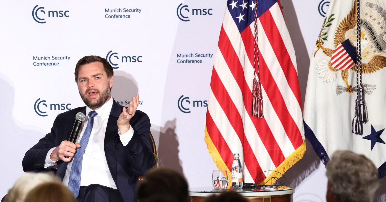 米副大統領、欧州に「同じチーム」と融和姿勢　2月の批判から一転 | ロイター