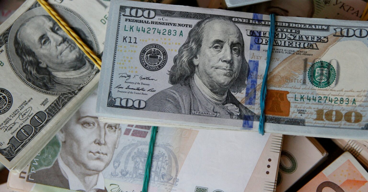 ウクライナ、「参照通貨」をドルからユーロに切り替え検討＝中銀総裁 | ロイター