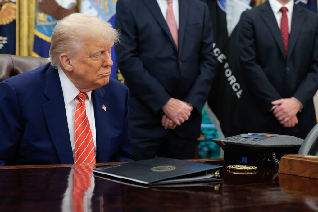 トランプ米大統領、対中協議は「中身のあるものに」－関税引き下げも - Bloomberg