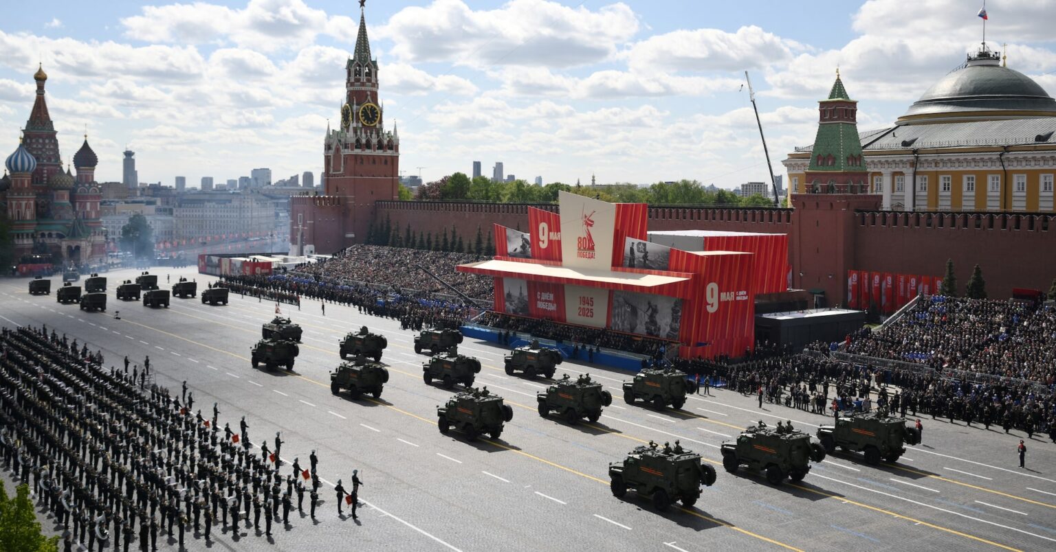 モスクワ軍事パレード、戦闘用ドローン公開　ウクライナで実戦使用 | ロイター