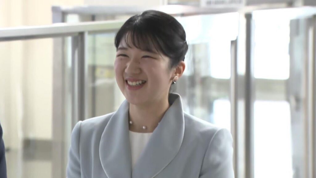 【速報】愛子さま　万博視察を終えて空港へ　見送る人に何度も「ありがとうございました」感謝の意