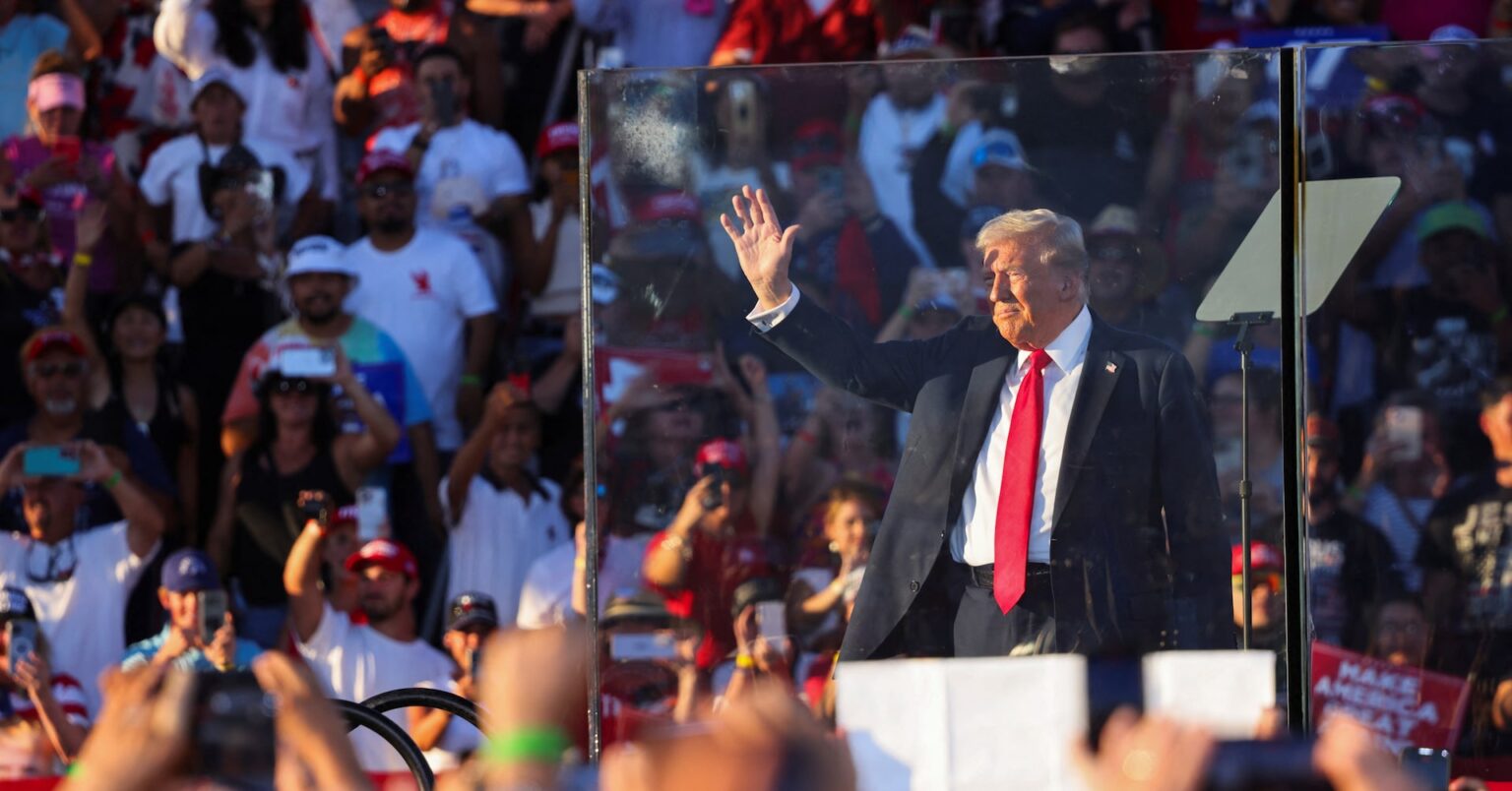 トランプ氏、メキシコ輸入車に200％超の関税示唆　米で販売阻止 | ロイター
