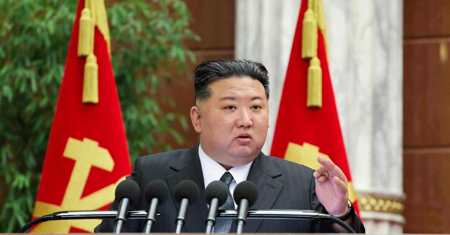 金総書記、ロ大使館を異例の訪問　対ドイツ戦勝記念日に祝意 | ロイター