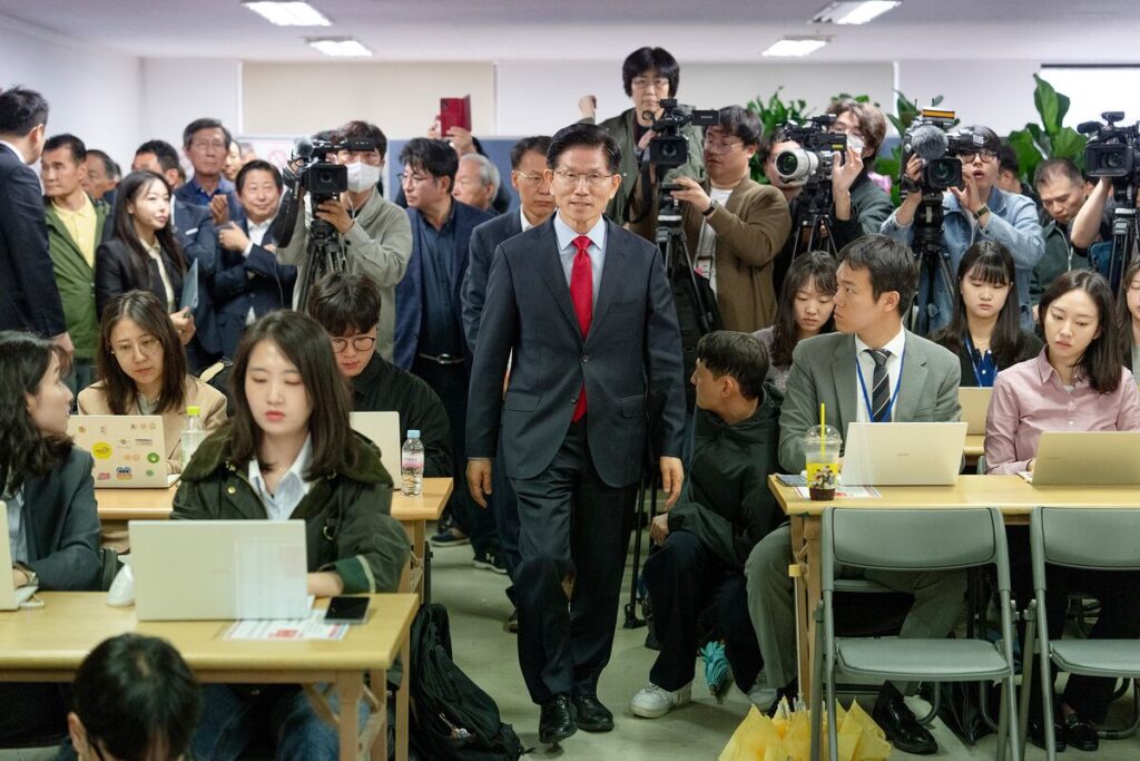 韓国与党が大統領公認候補の交代案を否決、金氏が候補に復活－聯合 - Bloomberg