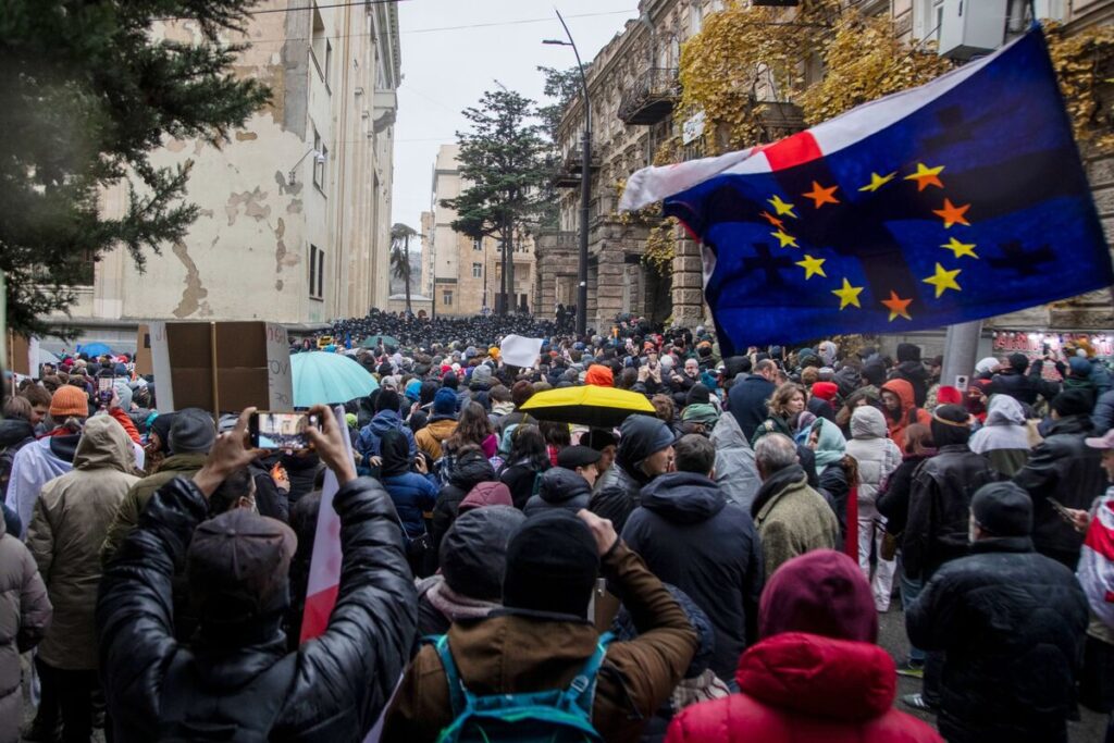 ジョージア、ＥＵ加盟交渉を28年末まで凍結－親ＥＵ派は非難 - Bloomberg