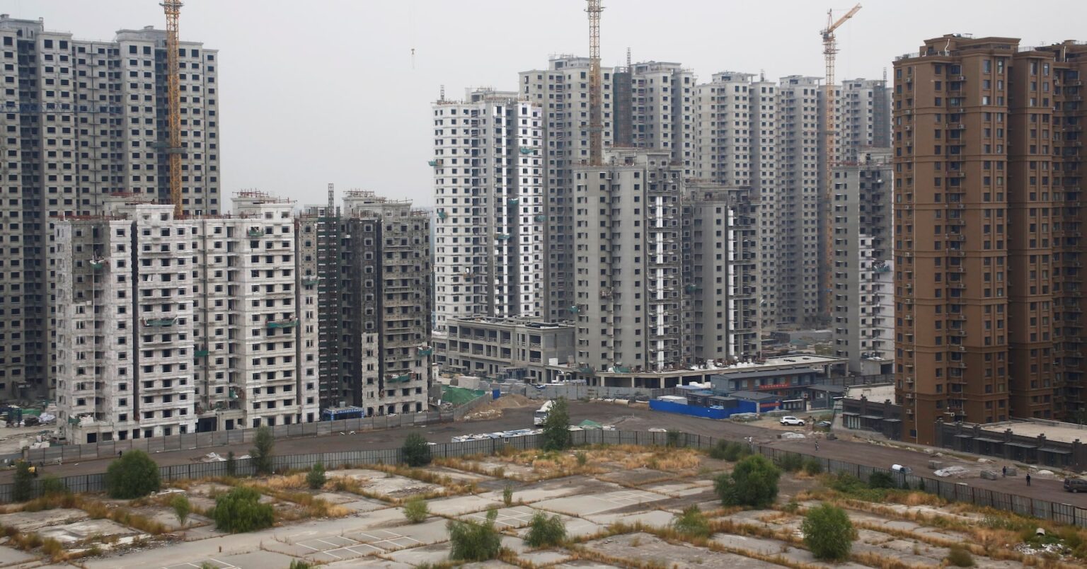 ＪＰモルガン、中国ＧＤＰ予想を上方修正　対米関税引き下げ合意で | ロイター