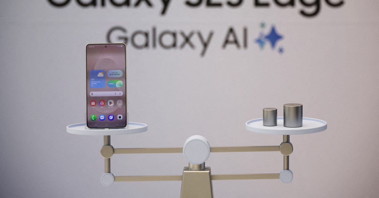 サムスン、最薄スマホを発表　アップルに先手か | ロイター