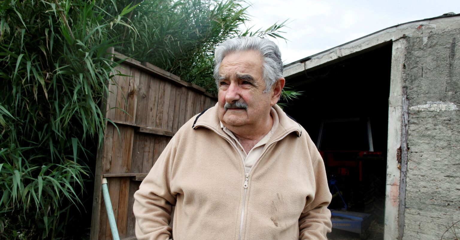 ウルグアイのムヒカ元大統領死去　「世界一貧しい大統領」 | ロイター