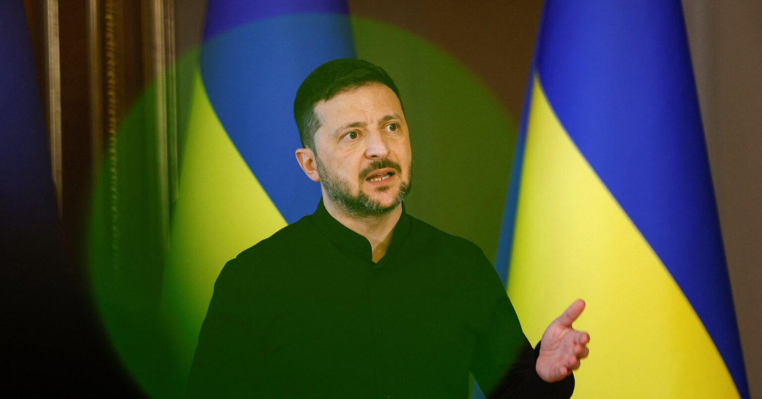 ゼレンスキー氏、プーチン氏に直接会談迫る　「怖いのか」と挑発 | ロイター