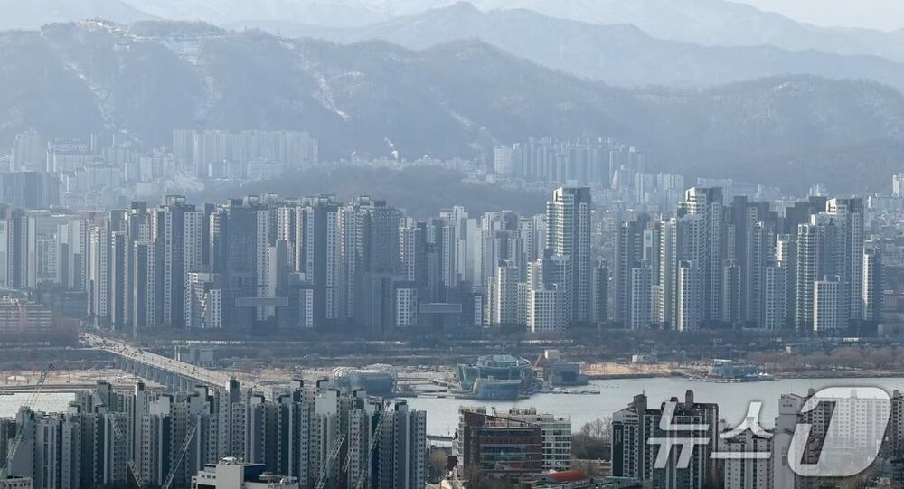 漢江沿いの一軒を狙い…韓国・地方富裕層がソウルのマンションを4000件超購入　写真枚　国際ニュース：AFPBB News