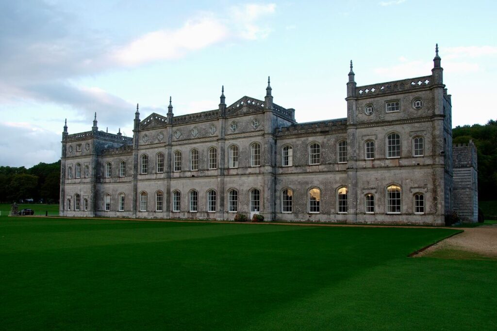 ニューヨーク富裕層、子供は欧州名門校に－「トランプ要因」で脱米国 - Bloomberg