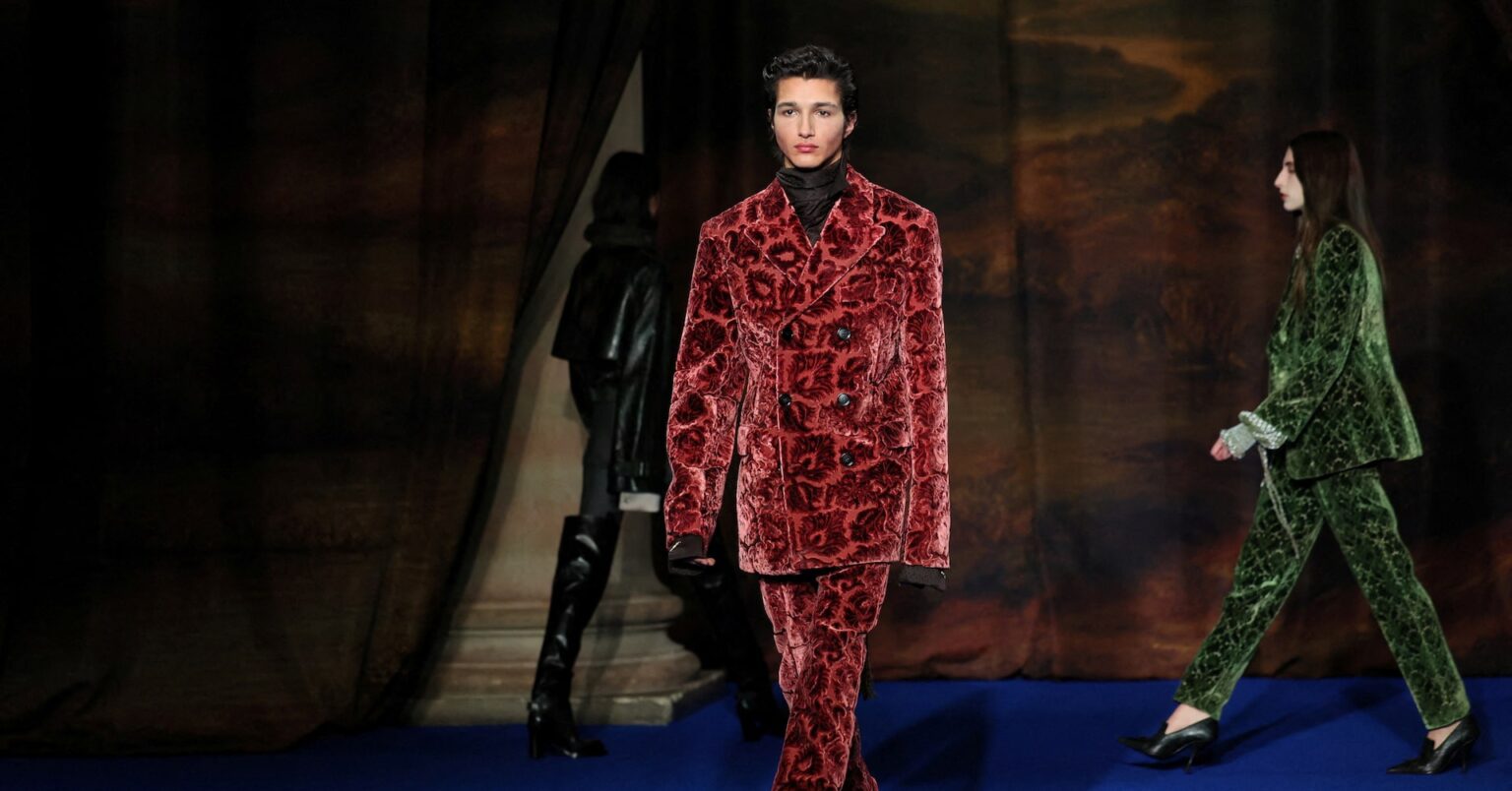 バーバリー、人員20％削減へ　通期決算は予想上回る | ロイター