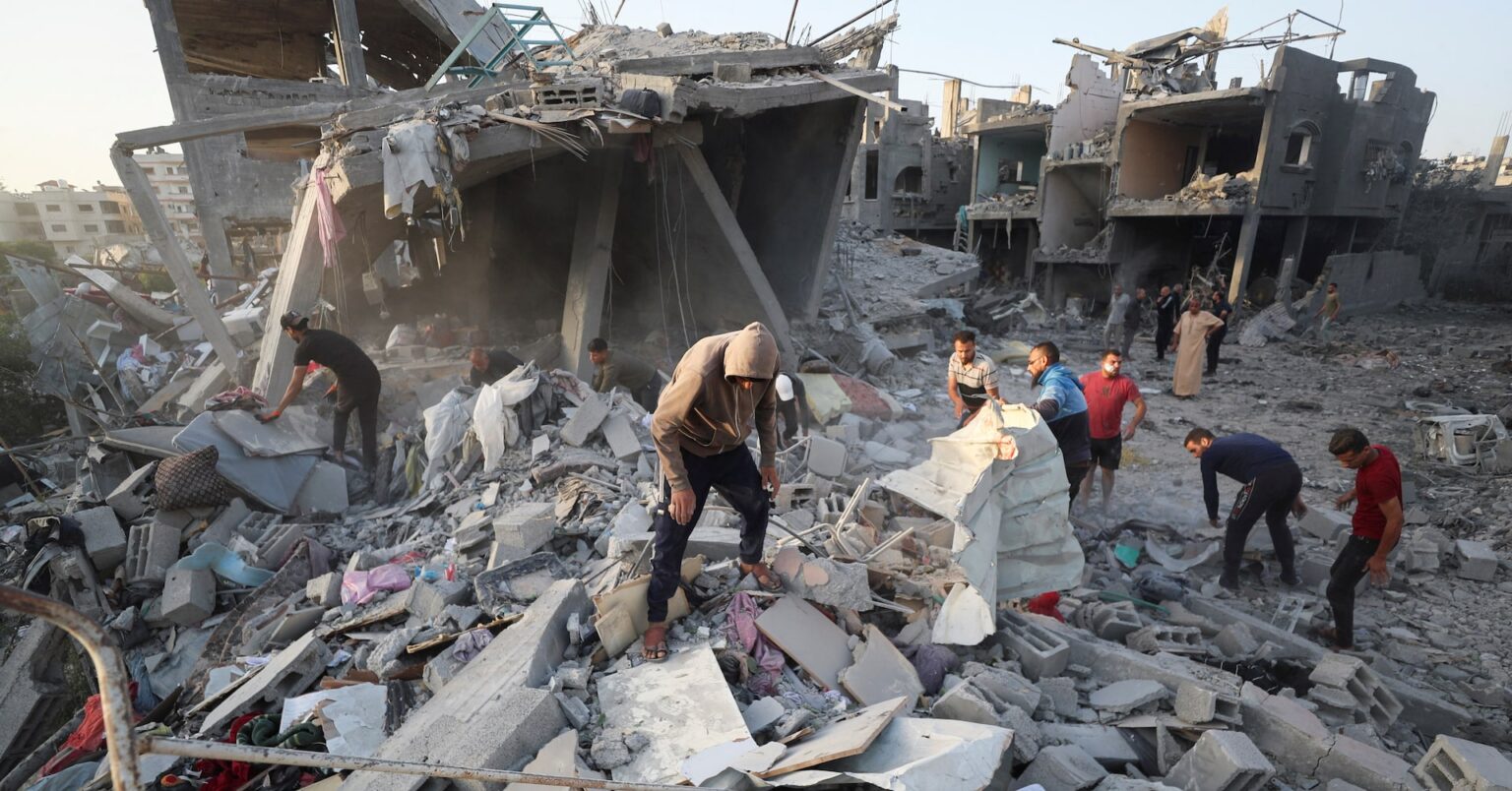 イスラエル、ガザ各地攻撃で70人死亡　南部でハマス指導者殺害報道 | ロイター