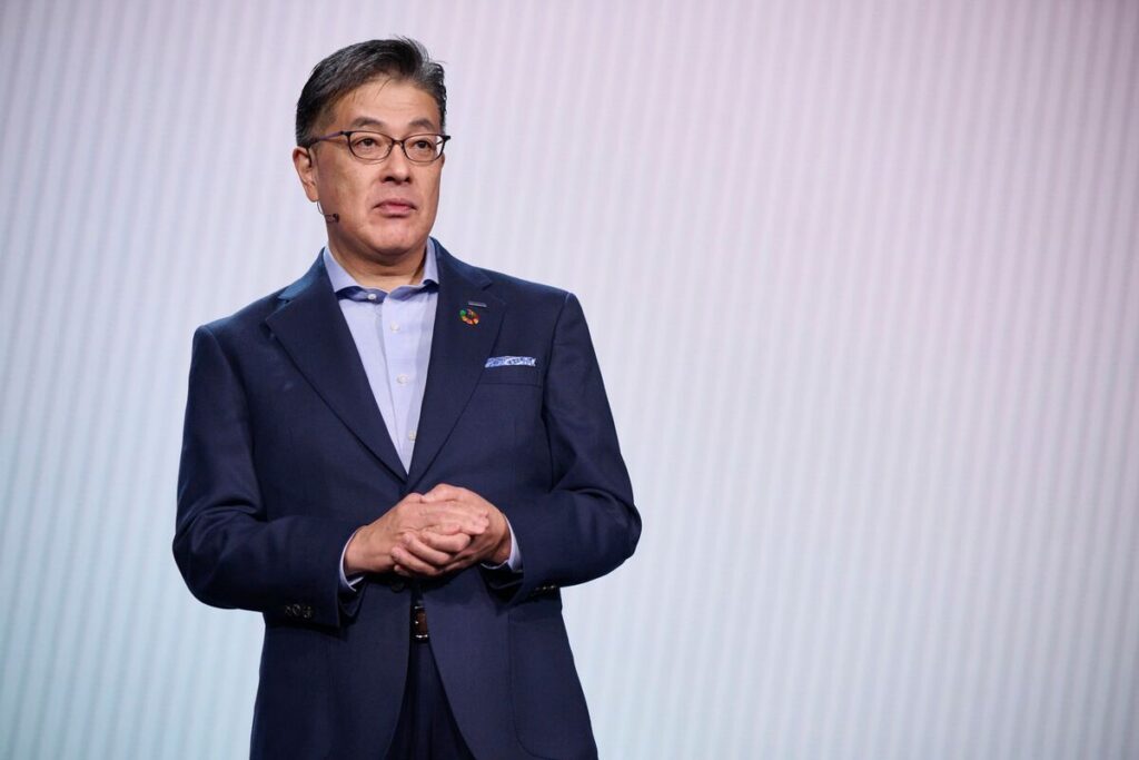 パナソニックＨＤ社長、米国第３電池工場の凍結判断が奏功－ＥＶ鈍化 - Bloomberg