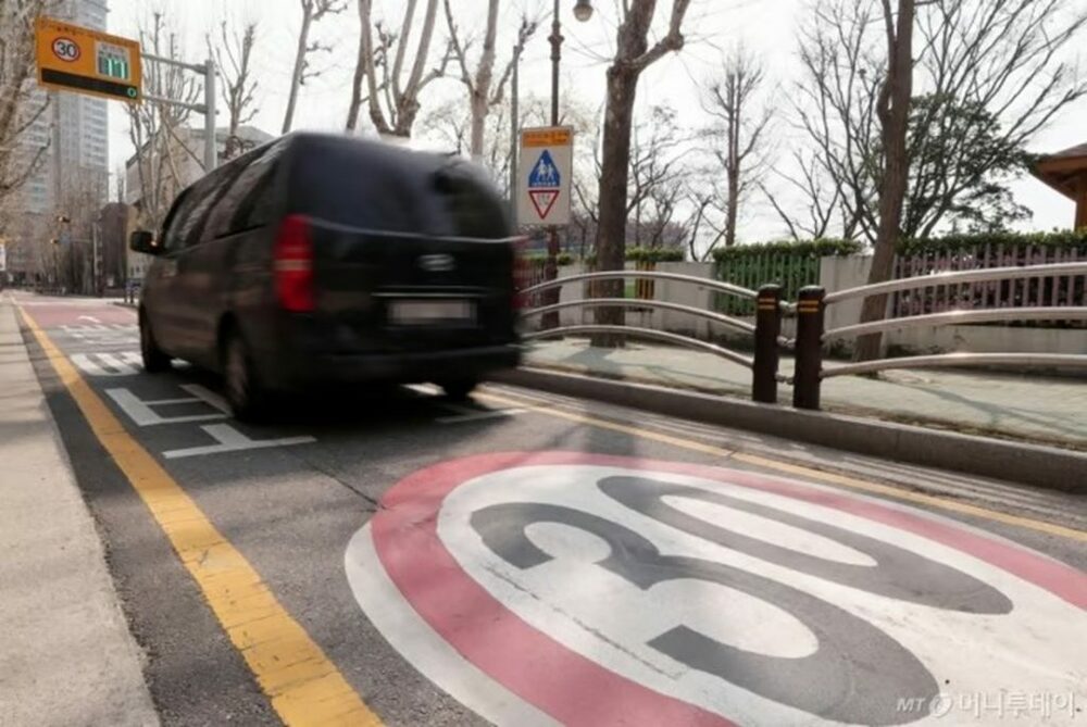 「24時間・時速30kmは過剰？」…韓国で進むスクールゾーン規制見直しの動き　写真枚　国際ニュース：AFPBB News