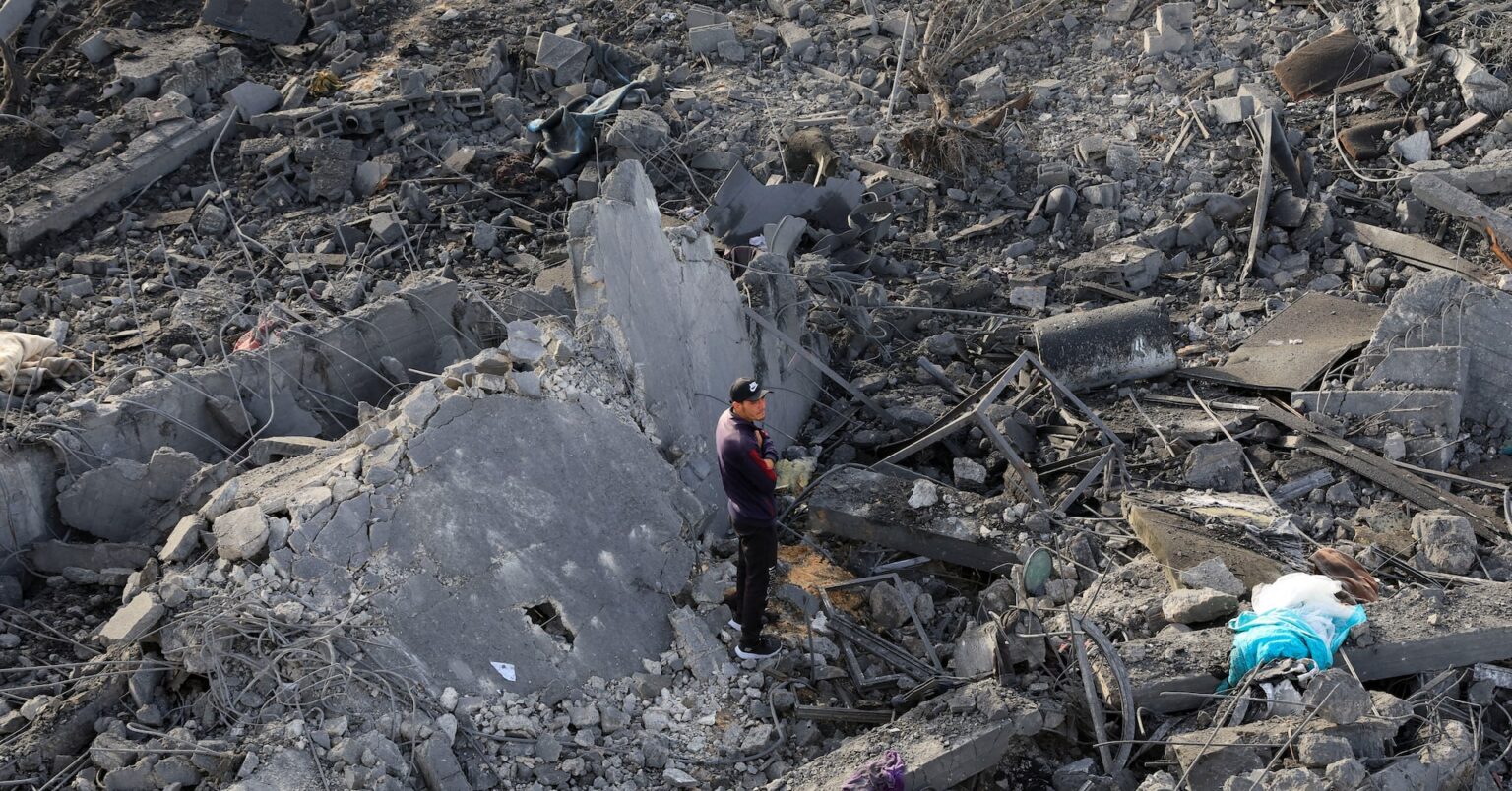 イスラエル軍のガザ攻撃で70人超死亡、ヨルダン川西岸でも衝突 | ロイター