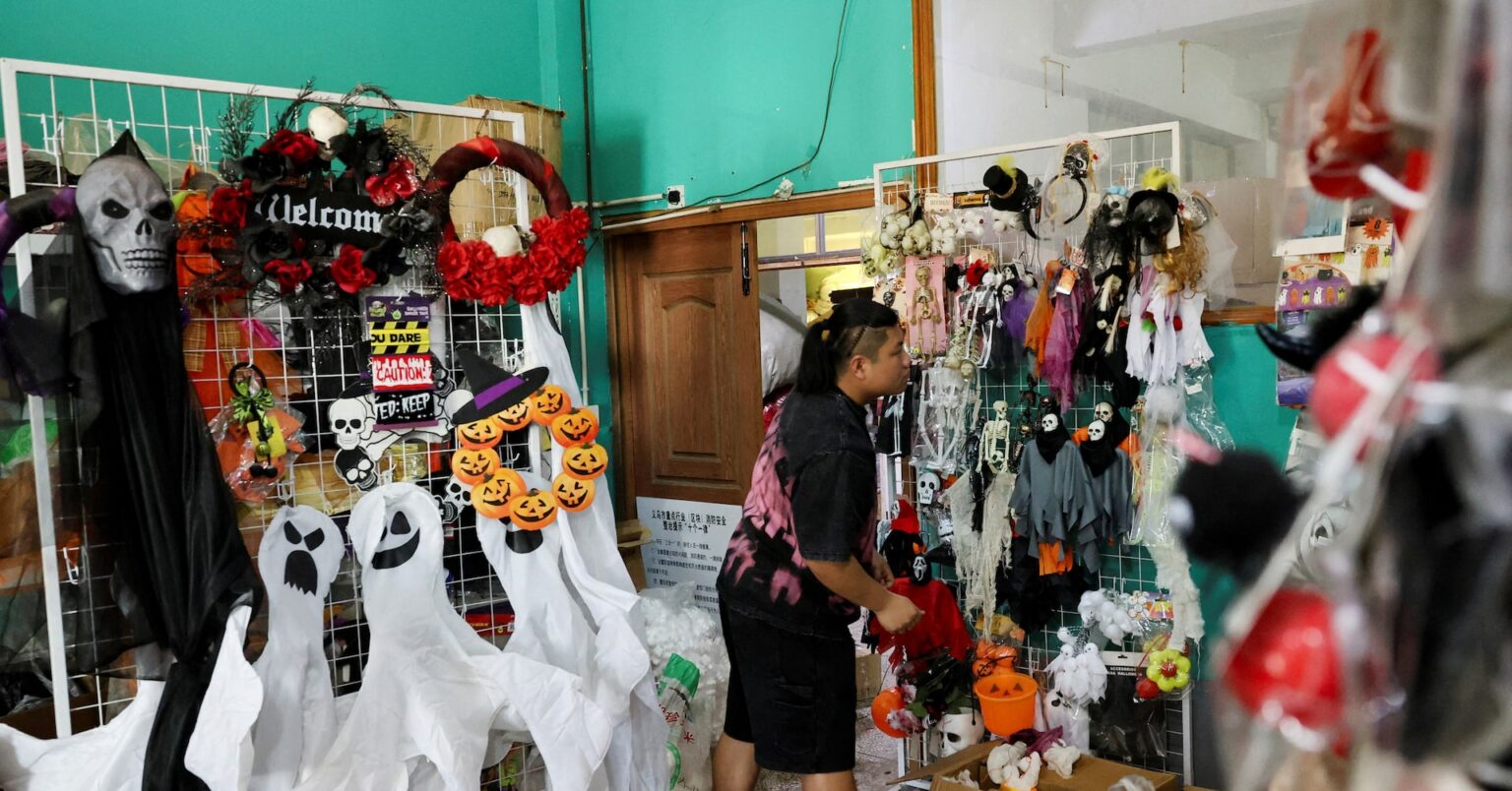 関税合意でも喜べない中国業者、ハロウィーン商品の輸出「間に合うか」 | ロイター