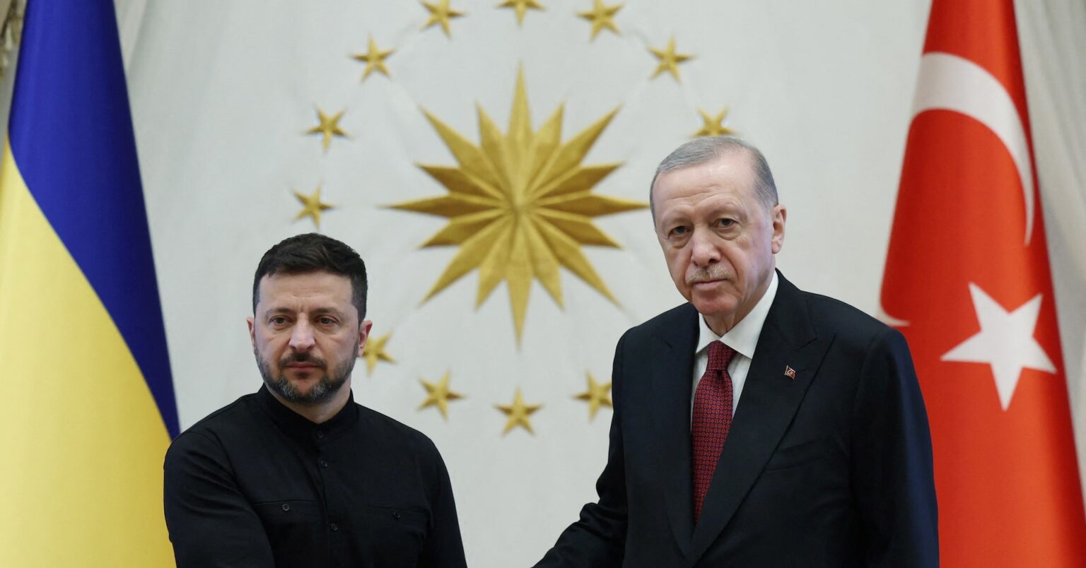 トルコ、ロシア・ウクライナ首脳会談の開催用意　「準備整い次第」 | ロイター