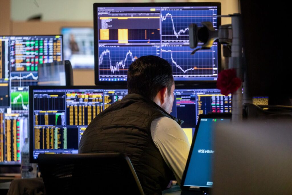 フィデリティ、米国株へのエクスポージャー拡大ー米中貿易摩擦緩和で - Bloomberg