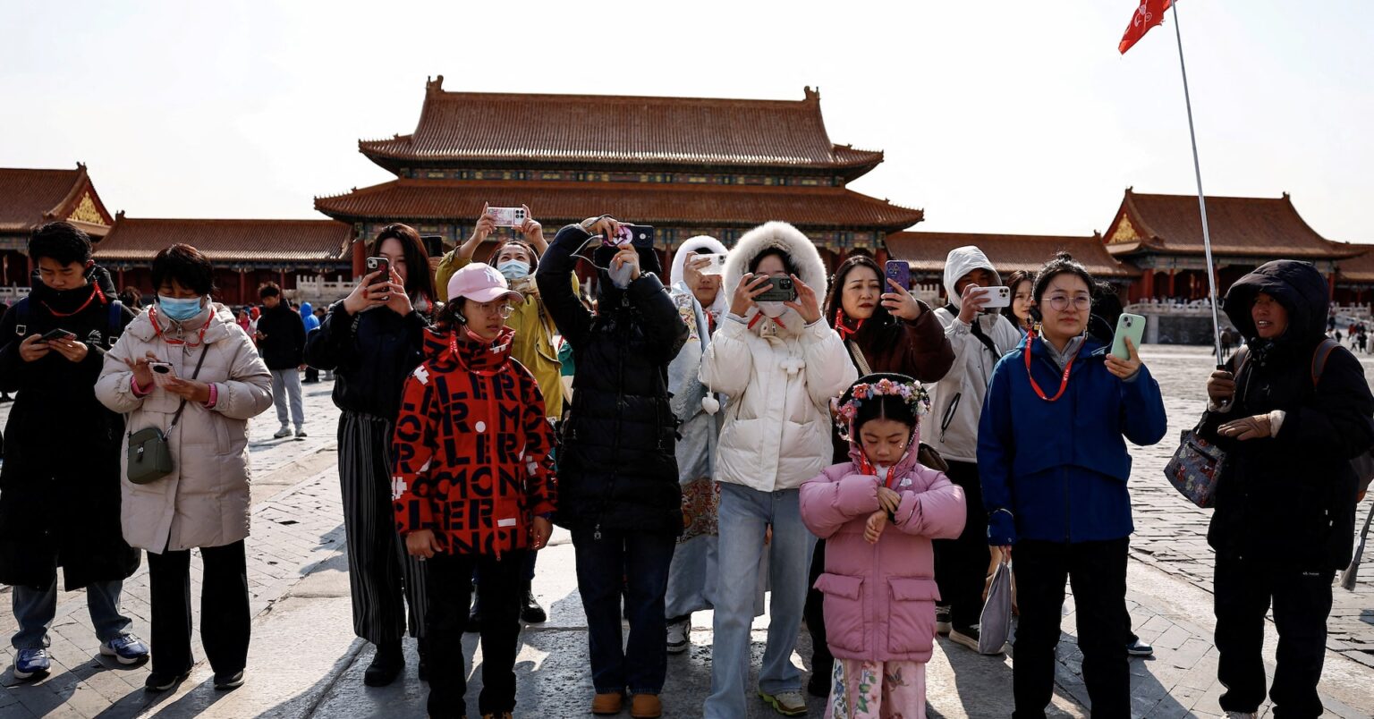 中国、ビザ免除対象を中南米主要国に拡大　関係強化目指す | ロイター