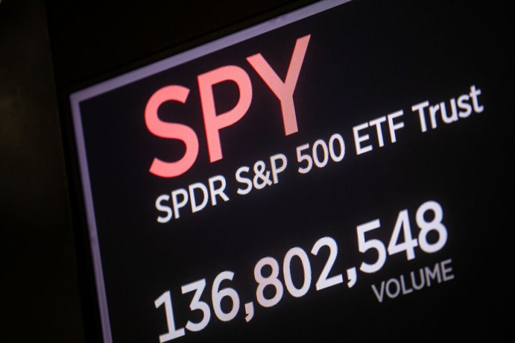 米国株市場に帰ってきたＥＴＦ投資家、企業の利益創出力をなお信頼 - Bloomberg