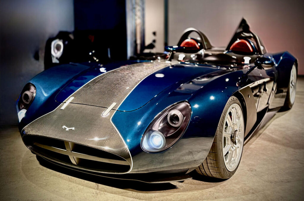 1960年代スポーツカーへのオマージュを捧げる、AMリナ。