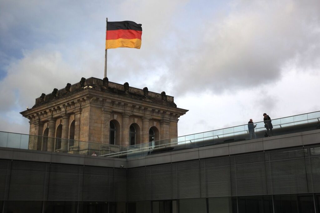 ドイツ10年債利回り４％到達も、財政拡大で28年までに－ＢＮＰパリバ - Bloomberg