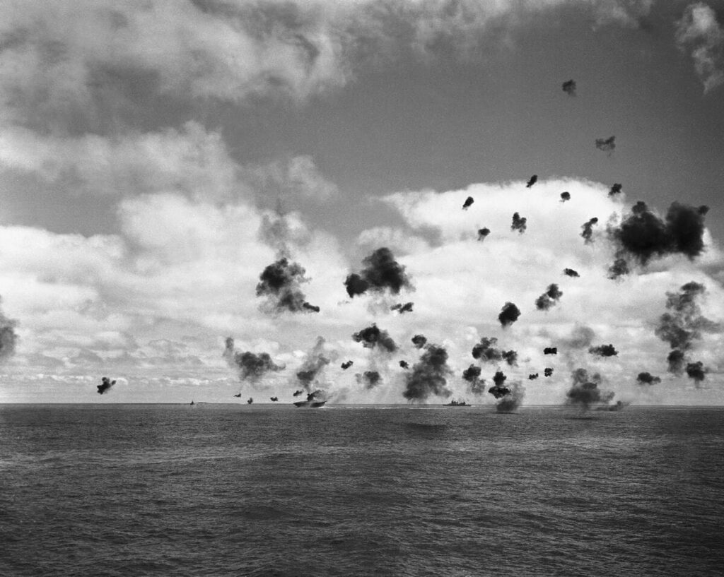 「戦争は始めるよりもやめる方が難しい」、泥沼の太平洋戦争に欠けていた戦争終結のための出口戦略 【著者が語る】『新書 昭和史 短い戦争と長い平和』の井上寿一に聞く（後編）、「平和国家」とは何か(1/4) | JBpress (ジェイビープレス)