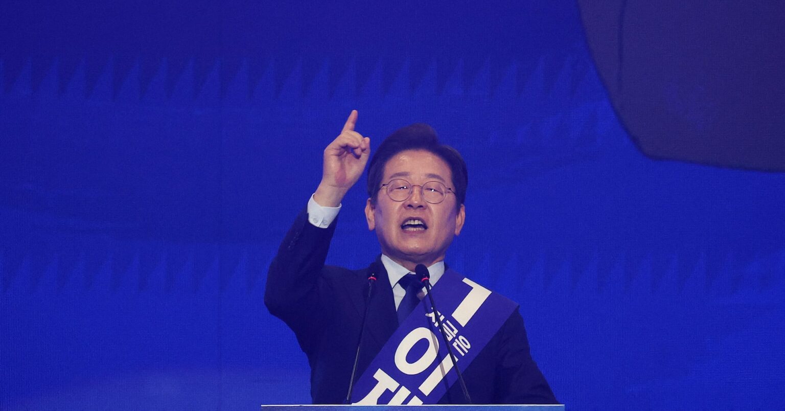 韓国大統領選で初のＴＶ討論会、最有力の李在明氏「バランス外交」主張 | ロイター